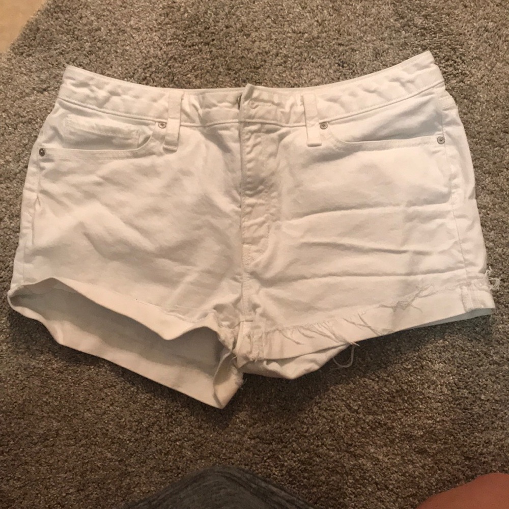 GAP white shorts
